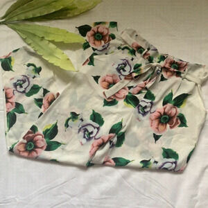 🌸nwt Revamped High Waisted Floral Pants🌸